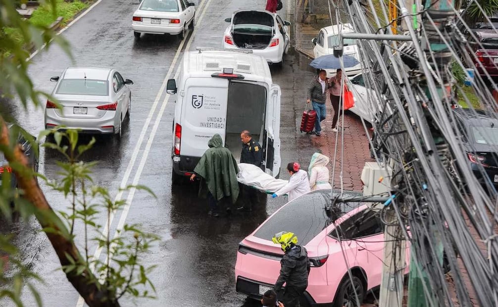 El accidente provocó una movilización de servicios de emergencia en la zona, donde paramédicos confirmaron que el motociclista ya no contaba con signos vitales.
(7 de septiembre de 2026)
Foto: Osmar Alvarado | El Universal.
