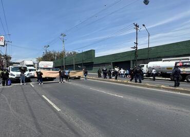 Bloquean Constituyentes por una hora; trabajadores de limpieza exigían pago y aumento salarial