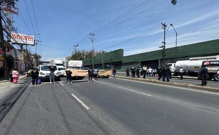Bloquean Constituyentes por una hora; trabajadores de limpieza exigían pago y aumento salarial