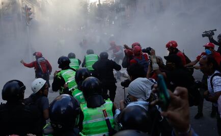 Miembro de Protección Civil acusa que presuntos policías lo golpearon en marcha del 2 de Octubre