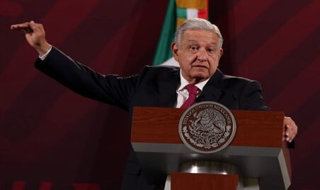 AMLO acusa que el fondo del rechazo al plan B es agruparse en contra de su gobierno