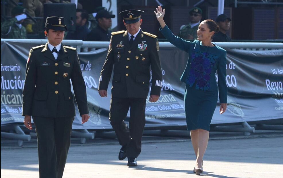 En el Zócalo de la Ciudad de México, Sheinbaum Pardo señaló que se equivocan quienes alientan la violencia. Foto: Berenice Fregoso/EL UNIVERSAL