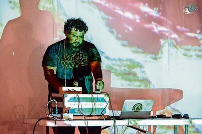 Las expresiones de la poesía, en ENCLAVE