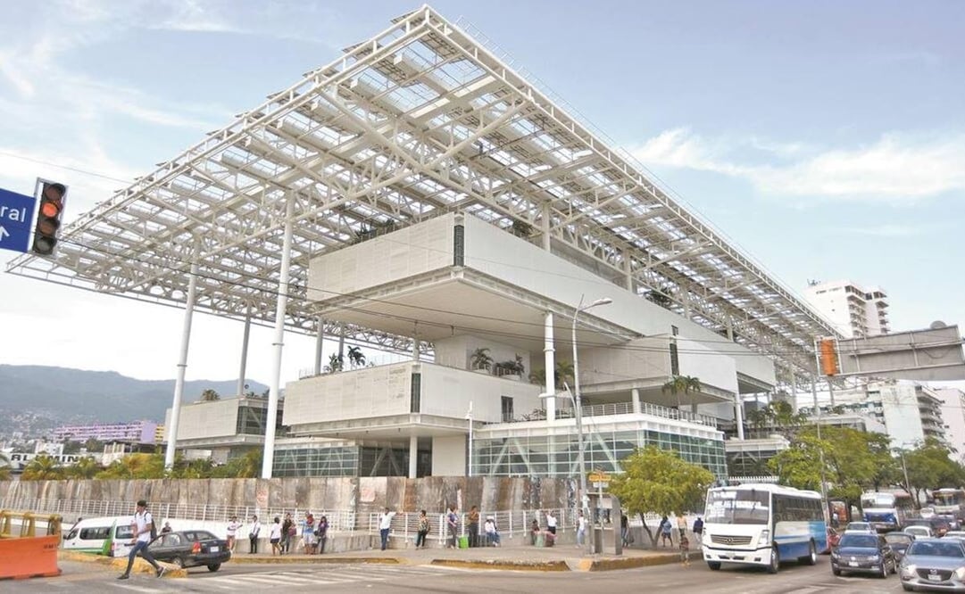 El Mandatario reconoció que no pudo cumplir su compromiso de descentralizar en su totalidad la administración pública federal. Foto: EL UNIVERSAL