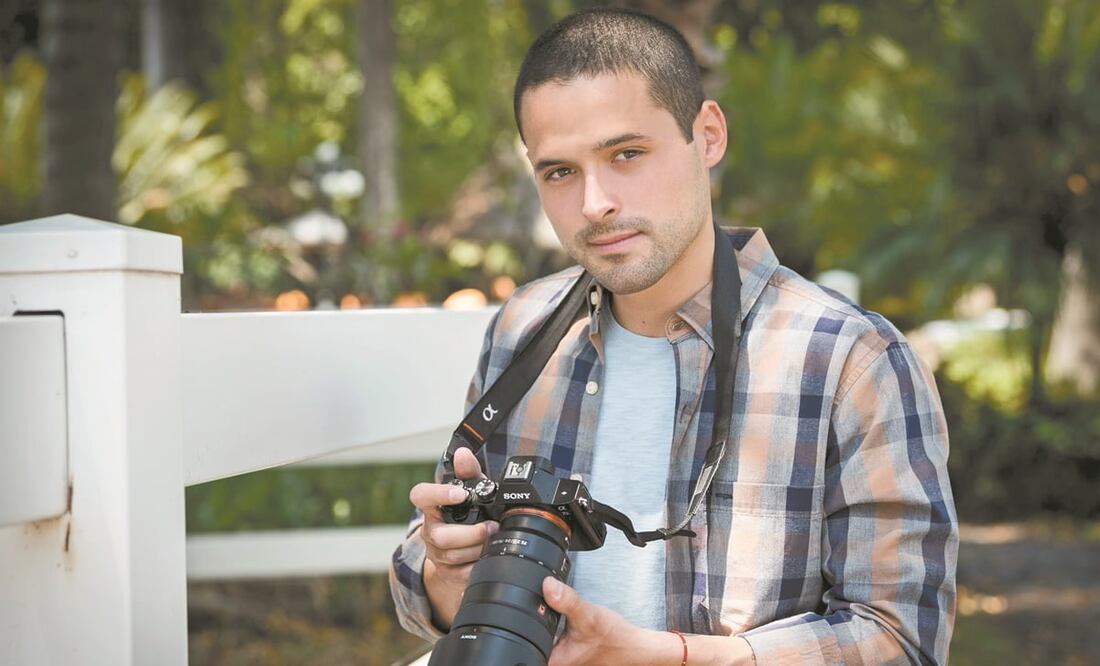 Su personaje se llama Piero, un joven que está convencido de que el amor romántico existe y es para siempre. Foto: TELEVISA