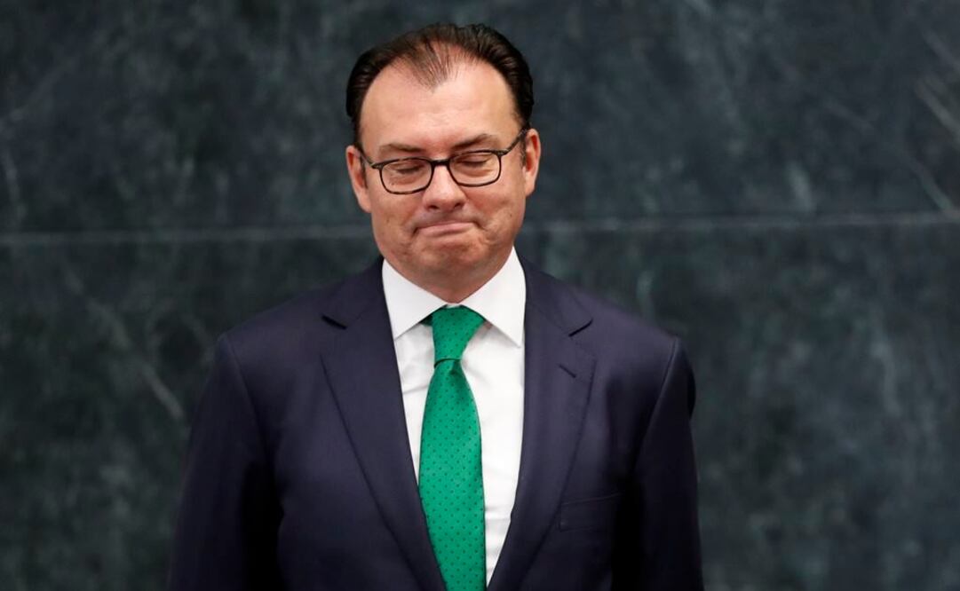 Tras salida de Videgaray, renuncias en cascada en Hacienda