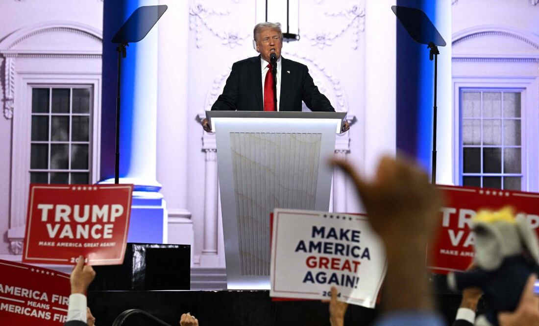El ex presidente de Estados Unidos y candidato presidencial republicano de 2024, Donald Trump, acepta la nominación de su partido el último día de la Convención Nacional Republicana de 2024 en el Foro Fiserv en Milwaukee, Wisconsin. Foto: AFP