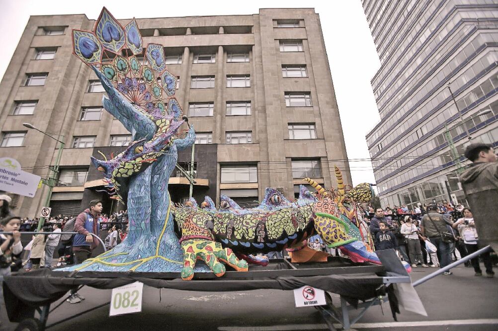 El Museo de Arte Popular organiza este recorrido. Para acompañar el evento también se realizan bailes y ceremonias (ALEJANDRO ACOSTA. EL UNIVERSAL)