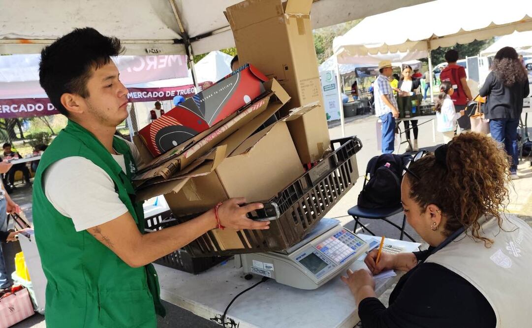 Secretaría del Medio Ambiente realiza una edición más del Mercado de Trueque.
Foto: Especial