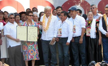 AMLO da bienvenida a perredistas de Oaxaca