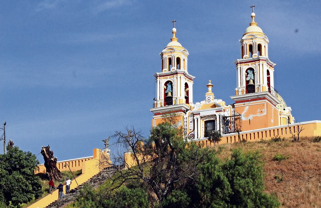 Las dos torres fueron restauradas La Parroquia del Divino Salvador está apuntalada pero oficia celebraciones. y el templo puede visitarse (OMAR CONTRERAS. EL UNIVERSAL)
