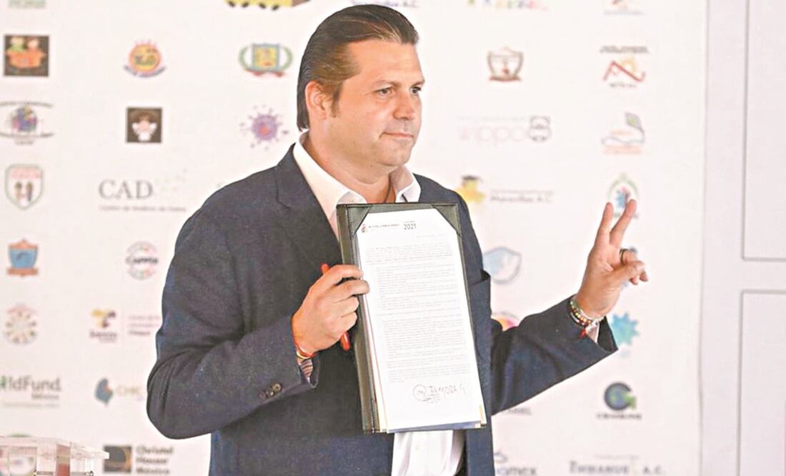 Mario Zamora firmó el Pacto por la Primera Infancia que agrupa a 449 instituciones, organizaciones y fundaciones empresariales. Foto: ESPECIAL