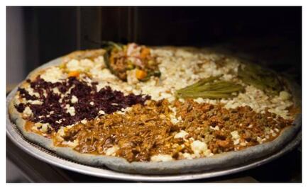 Pizzas de masa azul por una buena causa