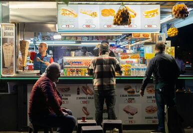 Las 10 comidas callejeras del mundo más populares en TikTok