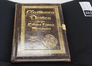 Trasladan Constitución de 1917 a Palacio Nacional