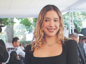 Mía construye su carrera con humildad y sin ego