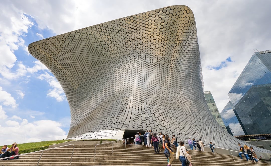 El Museo Soumaya fue inaugurado en marzo de 2011 por Felipe Calderón, Carlos Slim y Gabriel García Márquez./Fotos: Istockphoto y Commons