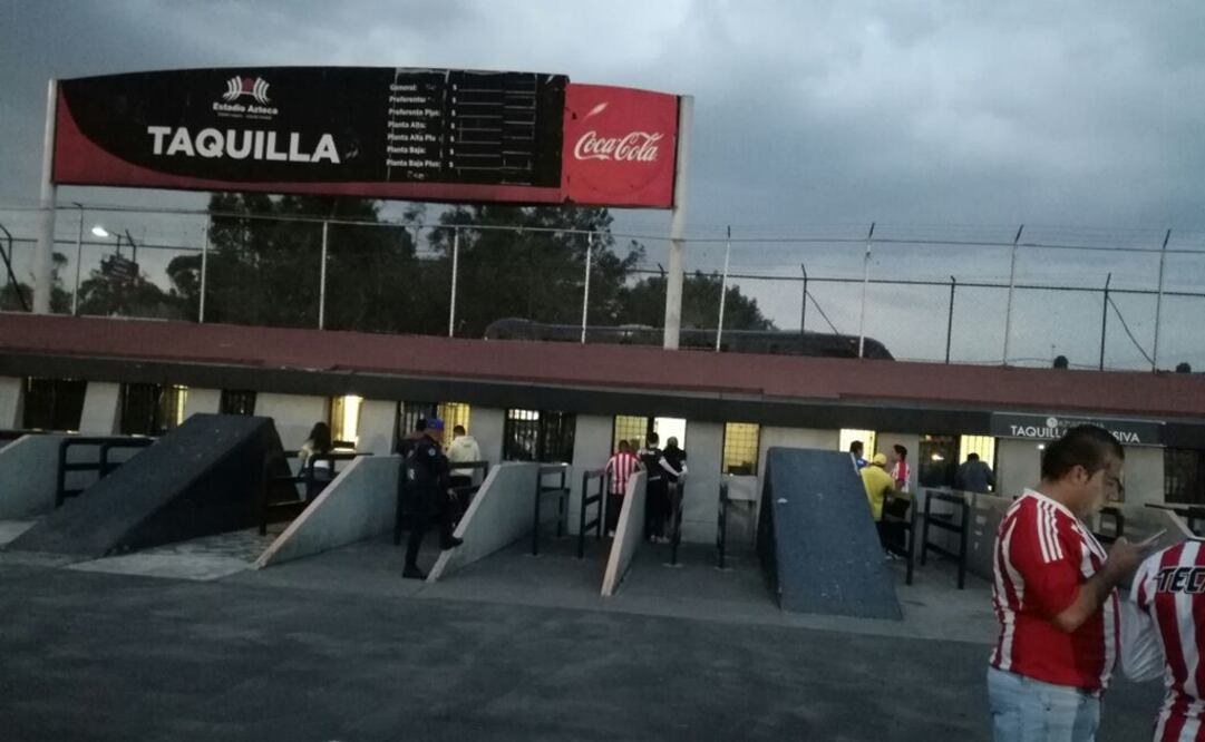 Mauricio Gutiérrez/El Universal. Las taquillas del Estadio Azteca todavía están vacías 