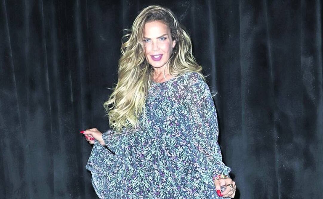 La vedette cubana dará algunas funciones especiales en el Centro Cultural Teatro 2, donde entrará a cantar temas en sustitución de Laura León. Foto: Clasos