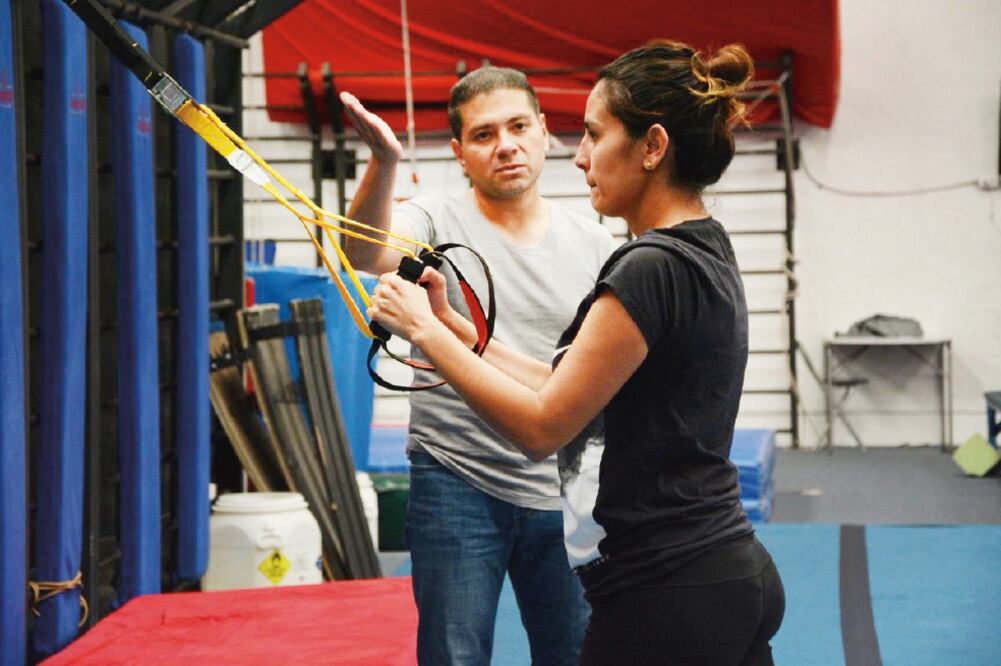 Paola acabó adolorida, luego de sus primeros ejercicios (TWITTER)