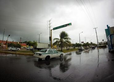 Piden en Oaxaca resguardar mobiliario educativo por tormenta "Earl"
