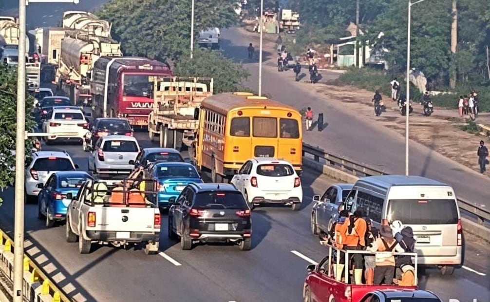 Desalojo de predio en Mérida provoca bloqueos; paracaidistas exigen diálogo con el Gobierno.
Foto: Especial.