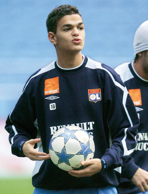 El jugador francés Hatem ben Arfa podría ser nuevo felino (BERNAT ARMANGUE. AP)