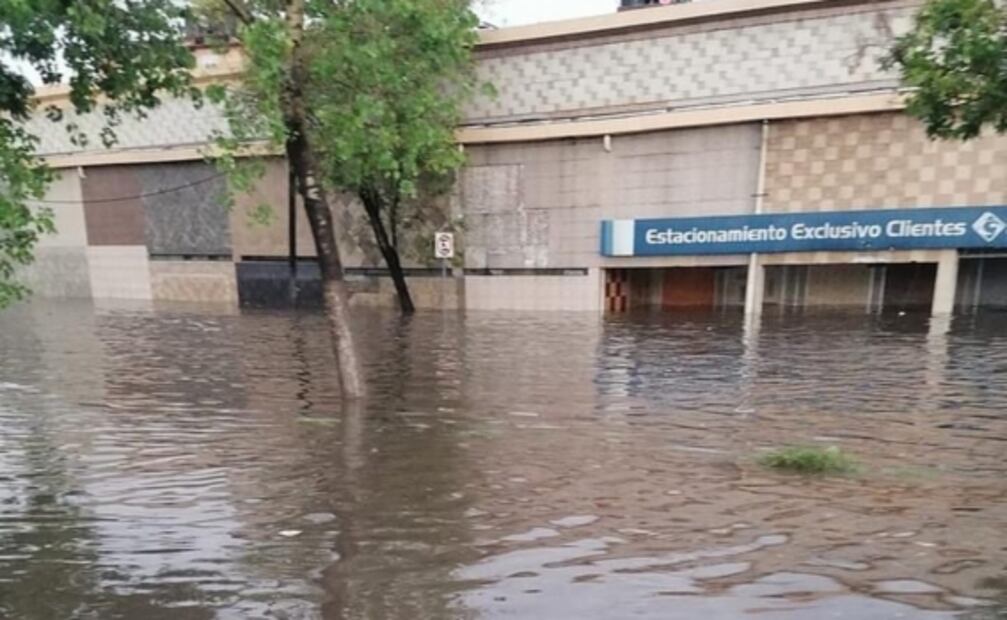 Inundaciones en Ecatepec alcanzan el medio metro de altura 