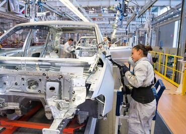 Trabajadores de Audi en Puebla, inician paro de brazos caídos