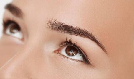 ¿Para qué sirve usar aceite de almendras en las cejas?