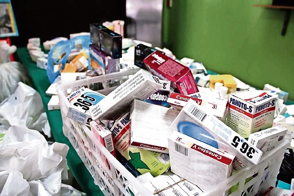 Hace unos meses, la PGJ capitalina informó del hallazgo en Iztapalapa de cajas con millones de dosis de medicamentos, algunos caducos y otros robados (ARCHIVO EL UNIVERSAL)