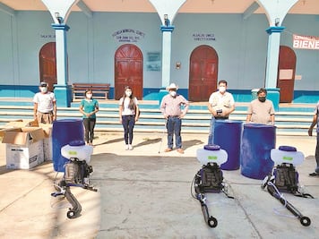 Sin policías, el pueblo contagiado en un baile