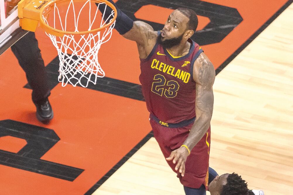 El Rey fue líder de su equipo en puntos y asistencias, con 43 y 14. (WARREN TODA. EFE)