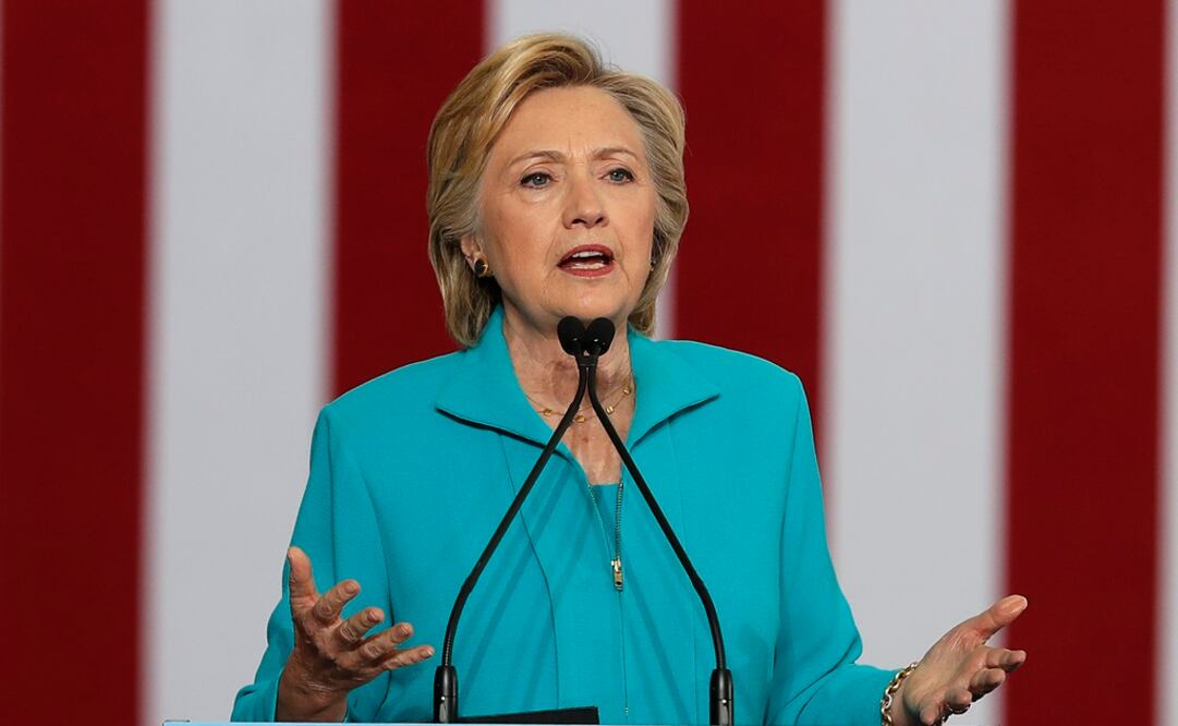 Judicial Watch presentó 25 preguntas a Hillary Clinton sobre su decisión de 2009 de depender de un servidor privado (Foto: AP)