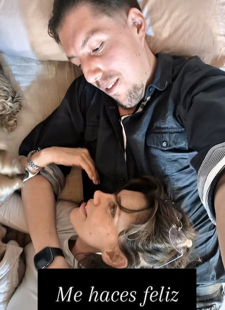 Cynthia Klitbo junto a su novio Luis, quien es fotógrafo y cineasta. Foto: Instagram oficial.