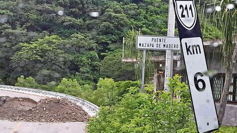 Chiapas: matan a cinco personas y abandonan sus cadáveres en plaza comercial y tramo carretero