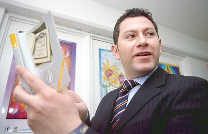 Mano negra en proceso para elegir a ómbudsman