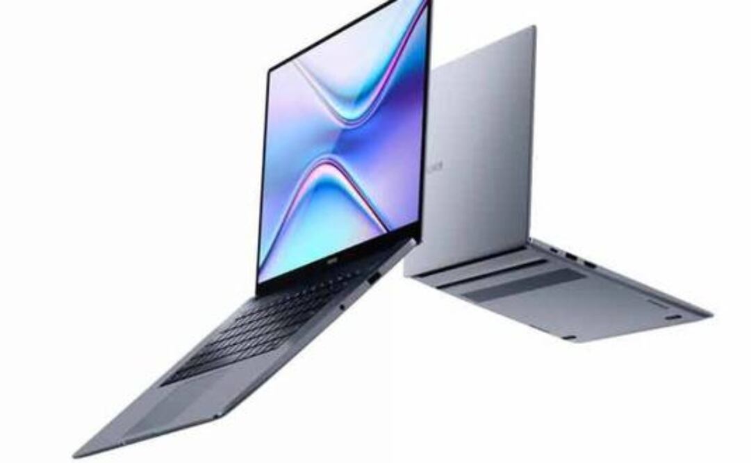 Tiene una pantalla  de alta resolución Full HD de 14 pulgadas.  