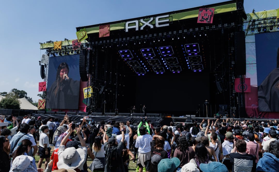 Pese al calor, la gente llega al festival Axe Ceremonia para disfrutar de sus artistas favoritos. Foto: Yaretzy M. Osnaya/ El Universal.