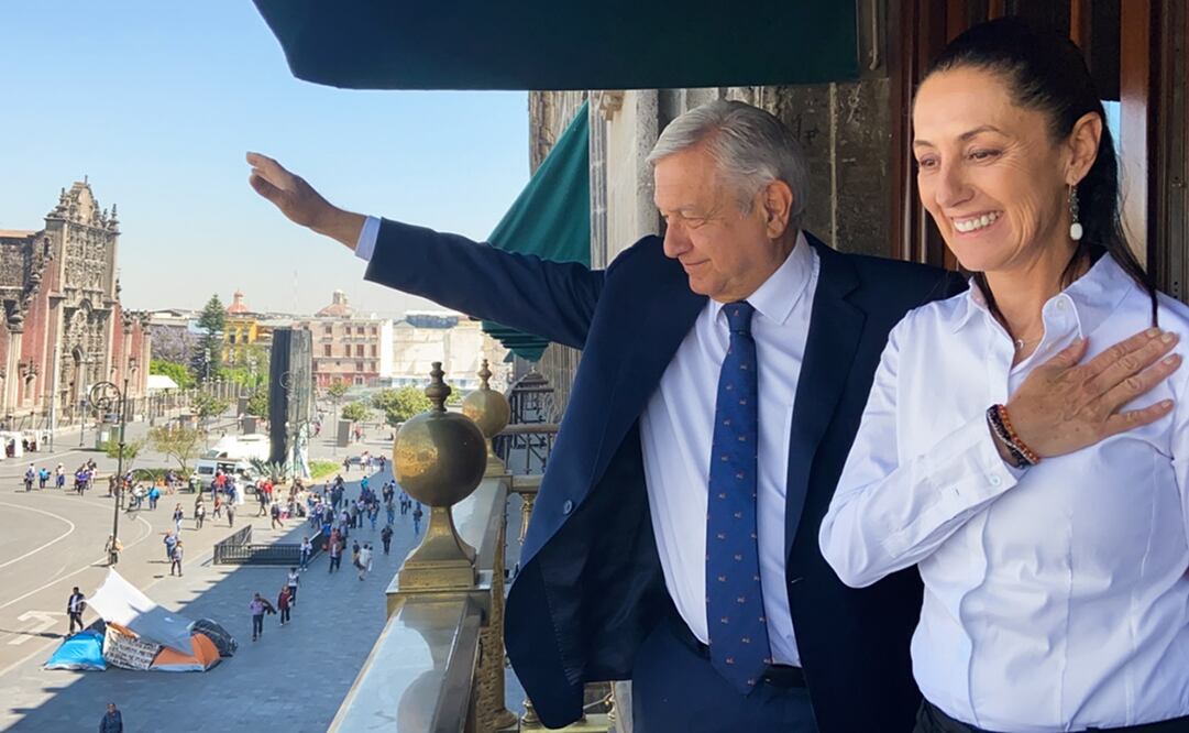 El Presidente subió a sus redes una foto con la jefa de Gobierno de CDMX donde están en un balcón de Palacio Nacional. Foto: Twitter @lopezobrador_