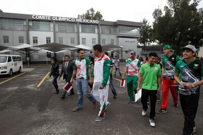 Ex olímpicos dan ayuda a colegas