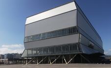 La imagen muestra al teatro Bío Bio en Concepción (Chile). El arquitecto Smiljan Radić Clarke, se convirtió en el segundo chileno en lograr el Premio Pritzker. Foto:  EFE/ Patricio Aguayo.
