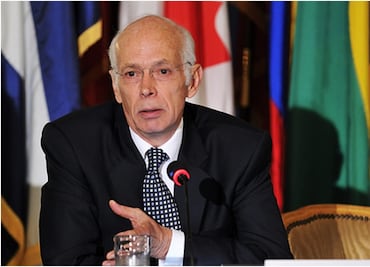 Perspectiva negativa a bancos es "curarse en salud", dice Luis Niño de Rivera a Moody's