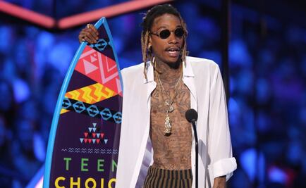 Citan a rapero por orinar en vía pública