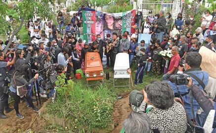 Paola, Dilan y Mía ya descansan juntos