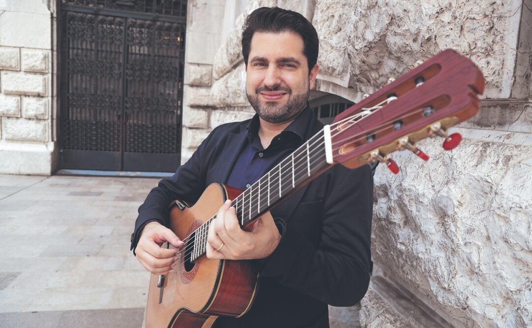 El guitarrista español lleva un año de radicar en la capital mexicana; luego de este debut en Bellas Artes, se presentará en Baltimore, EU. Foto: de CARLOS MEJÍA. EL UNIVERSAL