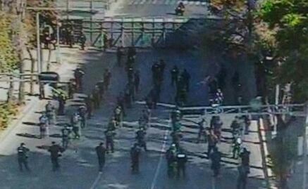 Colocan vallas metálicas en Bucareli por manifestación