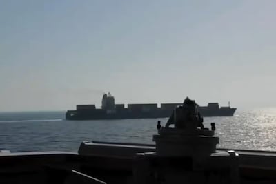 Así fue el ataque de Estados Unidos a carguero iraní en Ormuz; Irán denuncia ataque y promete represalias