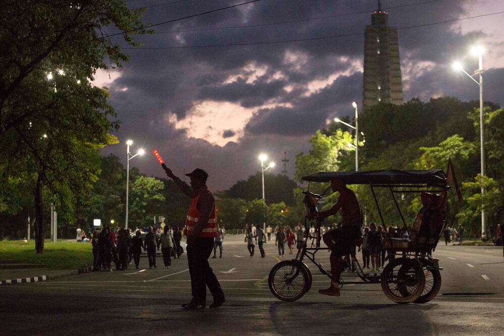 La despedida al líder revolucionario empezó desde las 9 de la mañana de La Habana. FOTO: AP