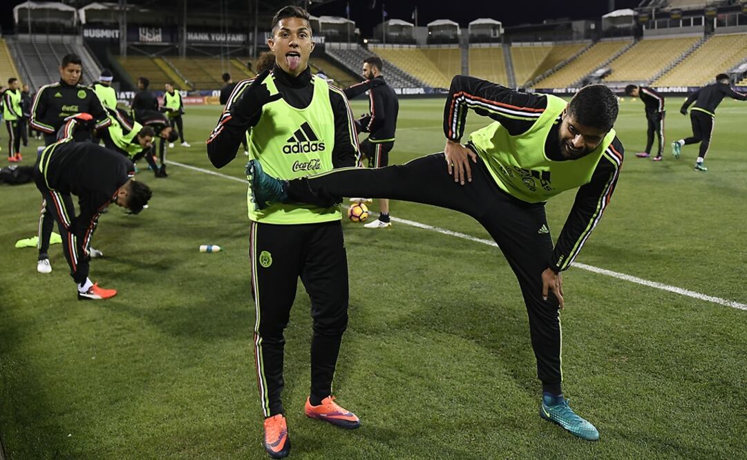 Carlos Salcedo y Néstor Araujo. Foto: Imago 7